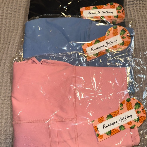 NWT Pineapple Clothing Cassi leggings with pockets - Picture 2 of 5